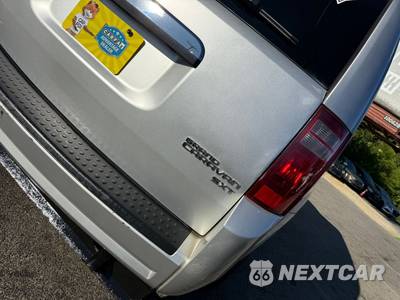2010 Dodge Grand Caravan SXT Minivan 121.2" WB - zdjęcie 28 z 143 - miniatura