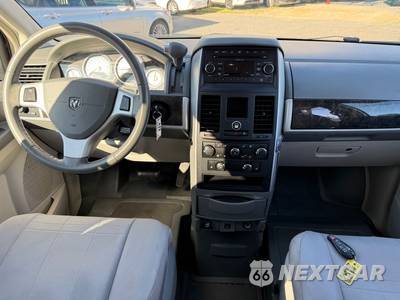2010 Dodge Grand Caravan SXT Minivan 121.2" WB - zdjęcie 66 z 143 - miniatura