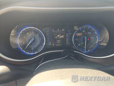 2018 Chrysler Pacifica Touring L 121.6" WB - zdjęcie 12 z 35 - miniatura