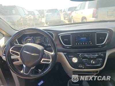 2018 Chrysler Pacifica Touring L 121.6" WB - zdjęcie 11 z 35 - miniatura
