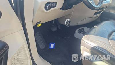 2018 Chrysler Pacifica Touring L 121.6" WB - zdjęcie 18 z 35 - miniatura