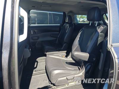 2025 Kia Carnival MPV LXS 121.7" WB - zdjęcie 13 z 38 - miniatura