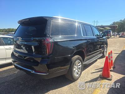 2025 Chevrolet Suburban LT 1LT - zdjęcie 4 z 19 - miniatura