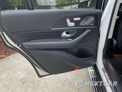 2023 Mercedes-Benz GLS 580 4MATIC - zdjęcie 33 z 47 - miniatura
