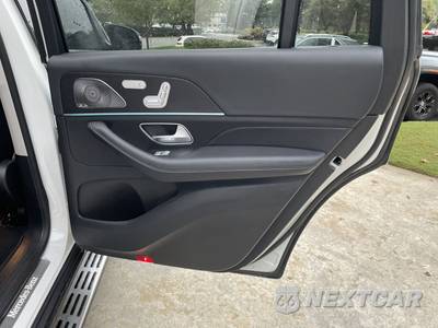 2023 Mercedes-Benz GLS 580 4MATIC - zdjęcie 38 z 47 - miniatura