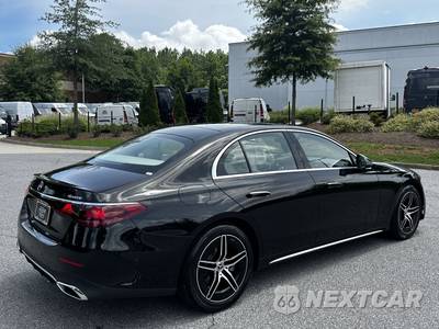 2026 Mercedes-Benz E 350 4MATIC Sedan - zdjęcie 8 z 20 - miniatura