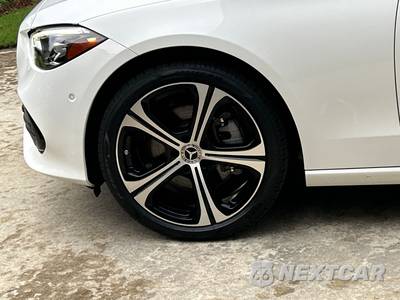 2024 Mercedes-Benz C 300 - zdjęcie 17 z 20 - miniatura