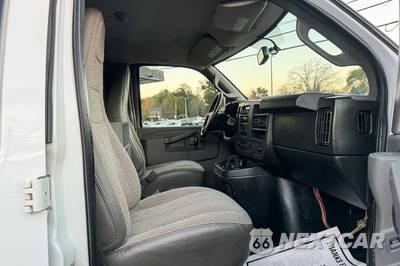 2018 GMC Savana 3500 Cargo Van 1WT 155.0" WB - zdjęcie 11 z 58 - miniatura