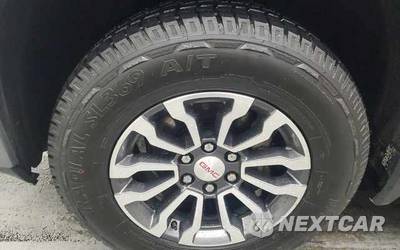 2019 GMC Sierra 1500 AT4 Crew Cab Medium Bed - zdjęcie 9 z 38 - miniatura