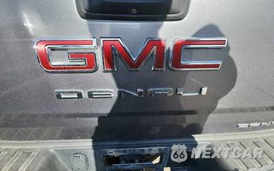 2022 GMC Canyon Denali Crew Cab Medium Bed - zdjęcie 7 z 50 - miniatura
