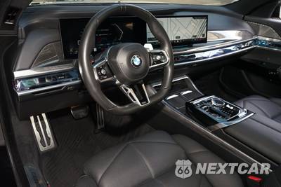 2024 BMW 7 Series 740i - zdjęcie 2 z 26 - miniatura