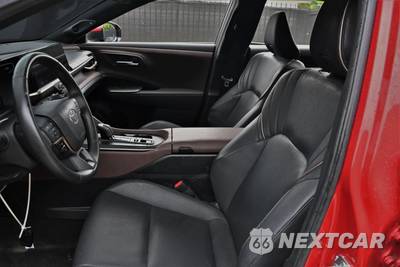 2023 Toyota Crown Limited - zdjęcie 13 z 22 - miniatura