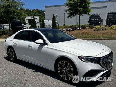 2025 Mercedes-Benz E 350 Sedan - zdjęcie 2 z 20 - miniatura