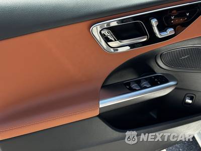 2025 Mercedes-Benz C 300 - zdjęcie 11 z 20 - miniatura