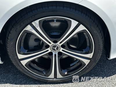 2025 Mercedes-Benz C 300 - zdjęcie 14 z 20 - miniatura