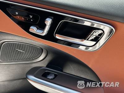 2025 Mercedes-Benz C 300 - zdjęcie 17 z 20 - miniatura