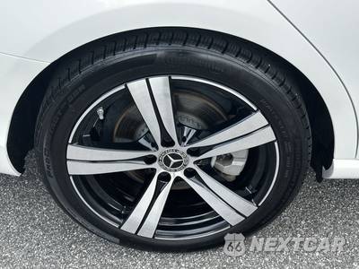 2025 Mercedes-Benz C 300 4MATIC - zdjęcie 19 z 20 - miniatura