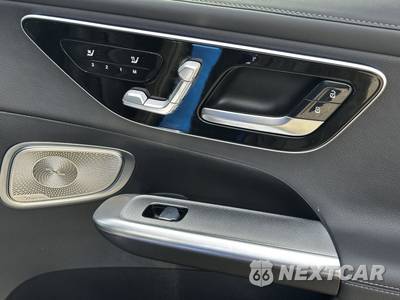 2025 Mercedes-Benz GLC 300 - zdjęcie 17 z 20 - miniatura