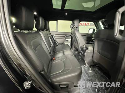 2024 Land Rover Defender 130 S - zdjęcie 31 z 50 - miniatura