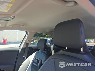 2023 Kia Niro Plug-In Hybrid EX - zdjęcie 17 z 19 - miniatura