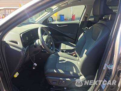 2023 Kia Niro Plug-In Hybrid EX - zdjęcie 7 z 19 - miniatura
