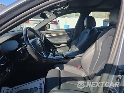 2020 BMW 5 Series Sedan 530i xDrive - zdjęcie 7 z 15 - miniatura
