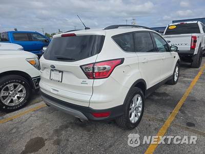 2017 Ford Escape SE - zdjęcie 4 z 25 - miniatura