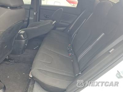 2026 Hyundai Elantra SEL Sport - zdjęcie 13 z 40 - miniatura