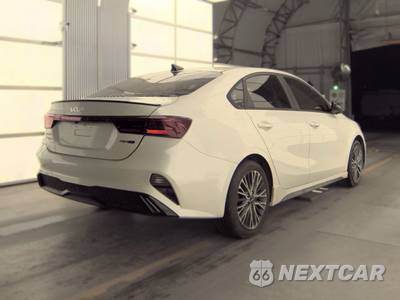 2022 Kia Forte GT-Line - zdjęcie 4 z 47 - miniatura