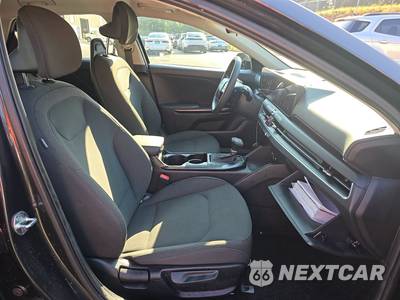 2026 Kia K4 LX Sedan - zdjęcie 8 z 24 - miniatura