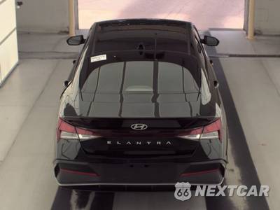 2025 Hyundai Elantra SEL Sport - zdjęcie 5 z 32 - miniatura