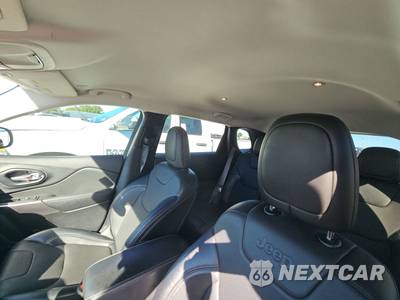 2022 Jeep Cherokee Latitude Lux - zdjęcie 17 z 22 - miniatura