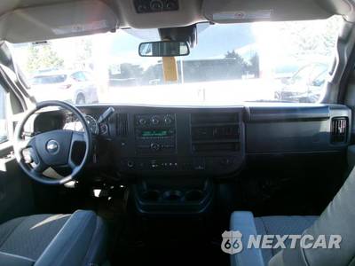 2025 Chevrolet Express 3500 Passenger Van LT 1LT 155.1" WB - zdjęcie 25 z 32 - miniatura