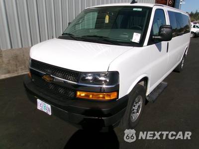 2025 Chevrolet Express 3500 Passenger Van LT 1LT 155.1" WB