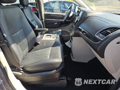 2015 Chrysler Town & Country Touring 121.2" WB - zdjęcie 8 z 44 - miniatura