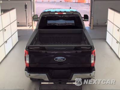 2019 Ford Super Duty F-250 Lariat Crew Cab Medium Bed - zdjęcie 5 z 24 - miniatura