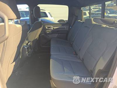 2023 Ram 1500 Big Horn Crew Cab Short Bed - zdjęcie 13 z 36 - miniatura