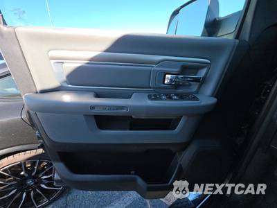 2017 Ram 3500 Big Horn Extended Crew Cab Medium Bed - zdjęcie 9 z 26 - miniatura