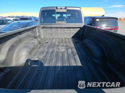 2017 Ram 3500 Big Horn Extended Crew Cab Medium Bed - zdjęcie 16 z 26 - miniatura