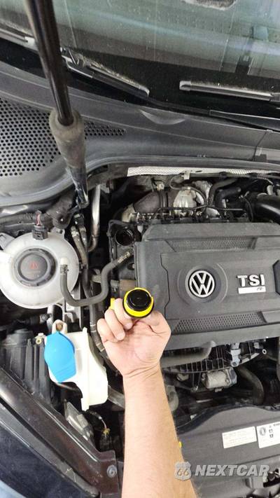 2019 Volkswagen Golf R Hatchback w/DCC & Navigation - zdjęcie 19 z 55 - miniatura