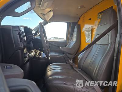 2017 GMC Savana 3500 Cutaway 1WT DRW - zdjęcie 7 z 51 - miniatura