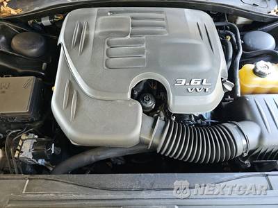 2014 Chrysler 300 - zdjęcie 15 z 39 - miniatura