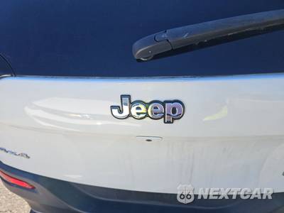 2015 Jeep Cherokee Limited - zdjęcie 16 z 34 - miniatura