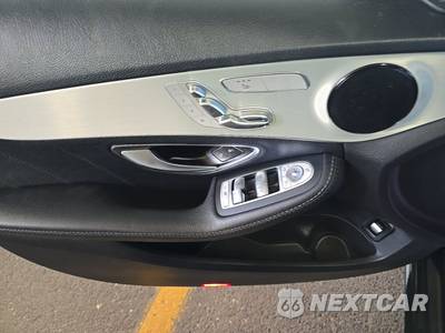 2019 Mercedes-Benz C 300 4MATIC Sedan - zdjęcie 9 z 27 - miniatura
