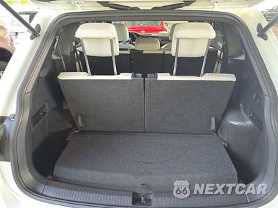 2021 Volkswagen Tiguan SE R-Line Black - zdjęcie 17 z 29 - miniatura
