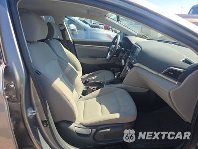 2019 Hyundai Elantra SEL Sedan - zdjęcie 8 z 20 - miniatura