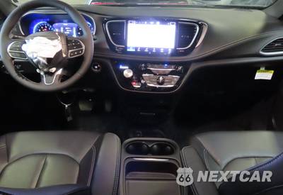 2027 Chrysler Pacifica Select 121.6" WB - zdjęcie 5 z 11 - miniatura