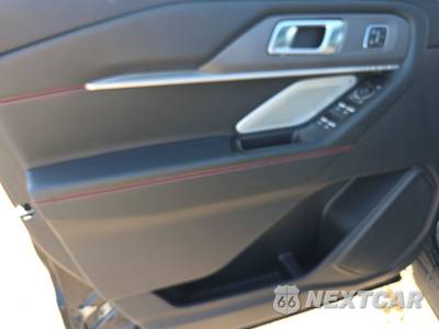2025 Ford Explorer ST - zdjęcie 9 z 22 - miniatura