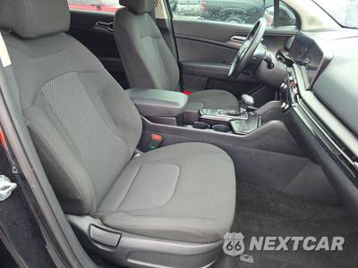2026 Kia Sportage LX - zdjęcie 8 z 19 - miniatura