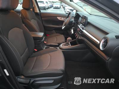 2024 Kia Forte LX - zdjęcie 8 z 21 - miniatura